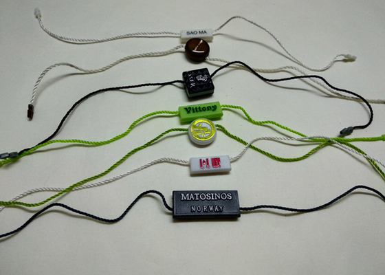 購入 注文の振動はプラスチック プロダクトこつがホールダーの製造者に付けるプラスチック札のハンガーに付ける online manufacture