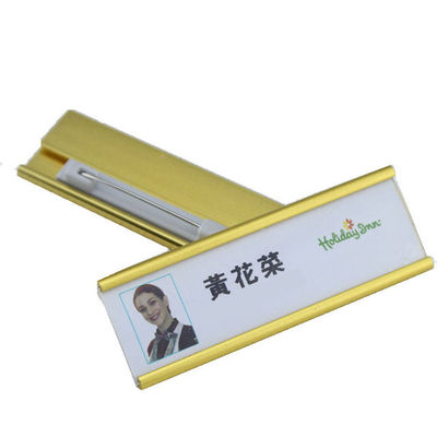 良い価格 金色空白 再利用可能 名前タグ 看護師名刺 安全ピン 卸売 オンライン